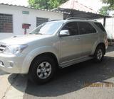 TOYOTA FORTUNER P 562126