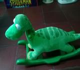 Balancín de Un Gran Dinosaurio