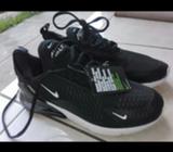 Nike Air 270