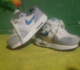 Vendo Zapatos Nike para Niño