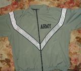 Chumpa Army Talla L , PERO ES GRANDE PARECE XL. , Para Correr . $8.00 fijos . lea todo el anuncio