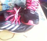 Vendo Zapatos Adidas Talla 7 $30 Fijo