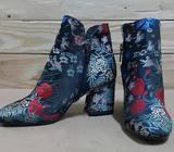 Botines Vince Camuto talla 6