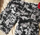 short levis camuflajeado con viñeta nuevo