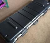 case estuche duro profesional skb para teclado de 76 y 61 teclas